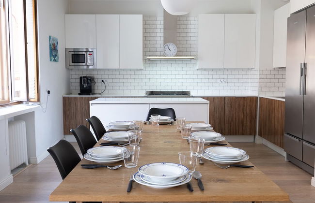 2ndhomes 144 m2 Stylish 3BR Center Home - Foto 1