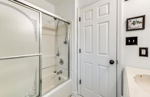 Richmond Home with Deck 1 Mi to Richmond Raceway! - Foto 16