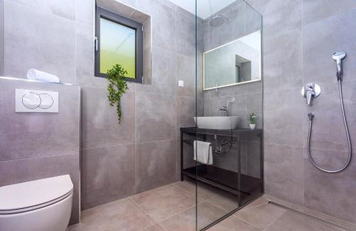 Villa Belvedere with heated pool, billiards, Media room, sea views,10 pax - Foto 32