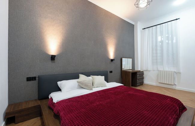 Chic & Modern 4BR Home in Old Tbilisi - Photo 3