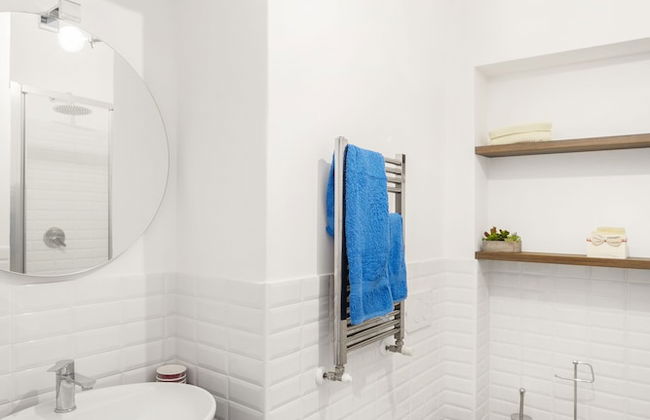 JOIVY Bright Apartment in De Angeli near Subway - Photo 10