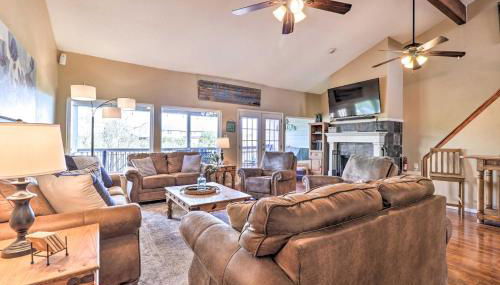 Lakefront Home with Point Venture Golf Access! - Foto 4