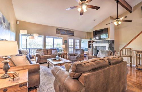 Lakefront Home with Point Venture Golf Access! - Foto 4