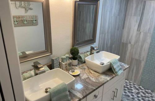 Beachfront Condo On Quiet Treasure Island- 1 Bed - Photo 31