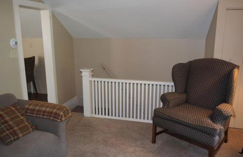 The Cute & Cozy - Upper Apt - Great Location! - Foto 13