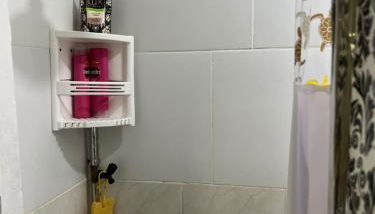 Suíte com cozinha em área nobre - Foto 2