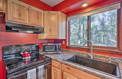 Secluded Mtn Escape! Cabin 6 Mi to Mueller Park - Foto 10