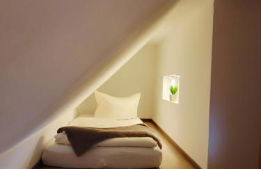 CJS Apartments - Chill or Drive am Nürburgring, new Box Spring Beds, new furniture, WLan, Spacious Rooms, Quiet Location - Foto 62