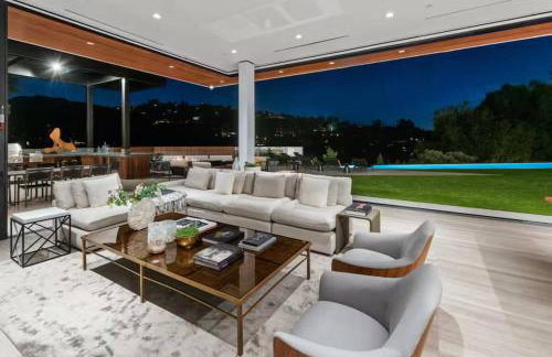 Luxurious 5BR Villa in BH with Pool, Theater, and Views - Foto 5