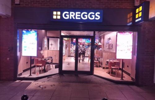 NightRest Homes 5 minutes to Luton Airport -Wifi - Free Parking -Luton - Foto 52