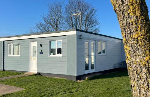 Saltwater Chalet - Photo 2