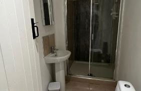 Spacious 4 Bedroom Farmhouse - Photo 61