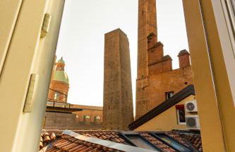 Asinelli Panoramic Rooftop, In front of the Two Towers - Photo 12