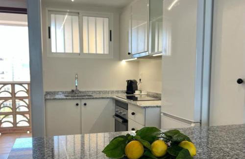 Apartamento 1ª Línea de Playa - Con Piscina y Parking - Photo 8