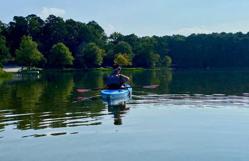 Retreat 4BR Sleeps 10 plus, 8mi LakePoint, Red Top - Foto 4