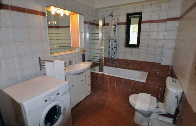 Xenos Villa 2 With 5 Bedrooms Private Swimming Pool, Near the sea - Foto 15