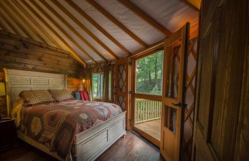 Spring Ridge Luxury Yurt - Creekside Glamping with Private Hot Tub - Foto 3