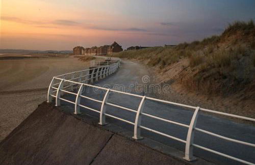 Captivating 1-bed Apartment, Merthyr Tydfil - - Photo 30