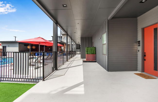 Luxury Resort-style Living Centrally Located - Foto 33