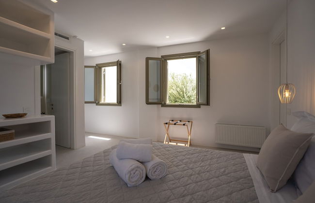 Luxury Paradise Villa Iliad In Paros - Photo 4
