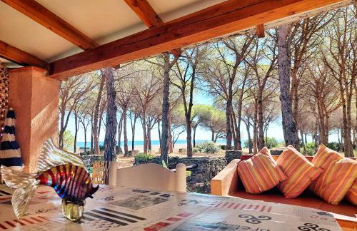 Beachfront Villa Sea & Garden - 2BR - AC - WiFi - BBQ - Parking - Pet Friendly - Foto 2