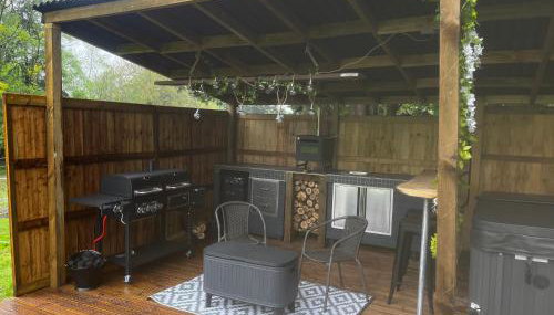 Lynbrook Haybarn, Hot tub and outdoor kitchen, New Forest - Foto 3
