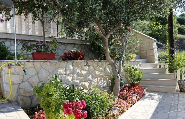 Neve - 100 m From Pebble Beach - A1 - Photo 16