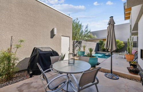 Stylish Gated TH + private heated pool + hot tub - Foto 11