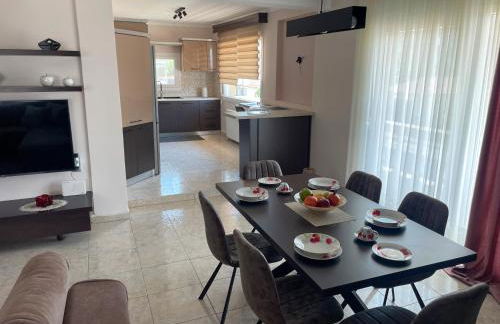 Aristides Guesthouse - Photo 12