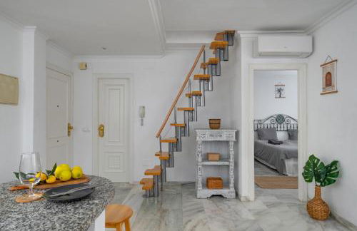 Two bedroom, two bathroom, balcony, pool area, view - Photo 33