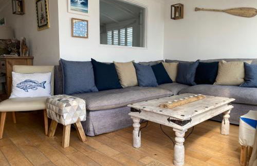 Driftwood Beach House - Photo 8