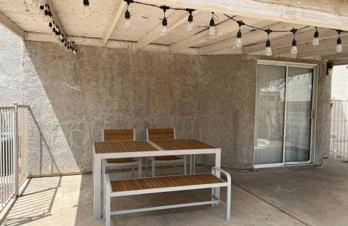 Extended Stay 3 or 4 Beds Cozy Smart Home Living - Photo 4