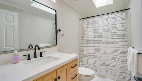 Modern 3BR Loft, Terrace & New Remodel, Sleeps 6 - Foto 2