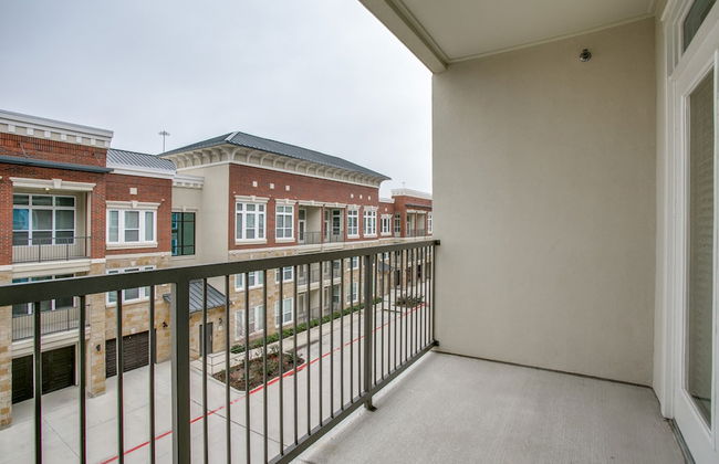 Frisco beautifully furnished 2 br apt - Photo 23