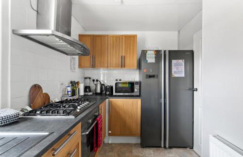 Cosy 2-BDR Apartment & 15 minutes to Edinburgh by train & Free Parking - Foto 15