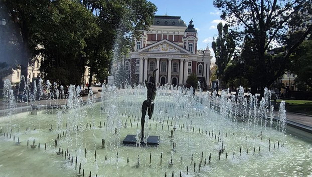 Feel the City: Insider Walking Tour of Sofia With a Local Expert Guide - Foto 4