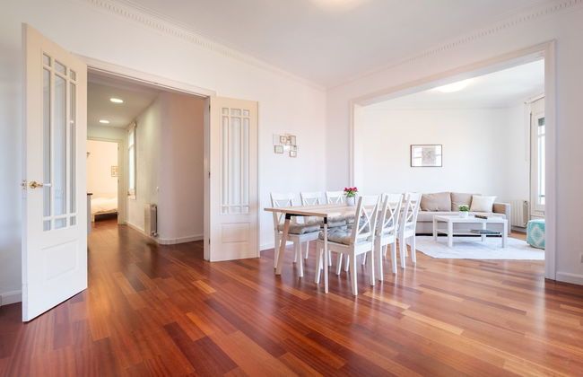 Stunning 4BR Apart in Sagrada Familia - Photo 23