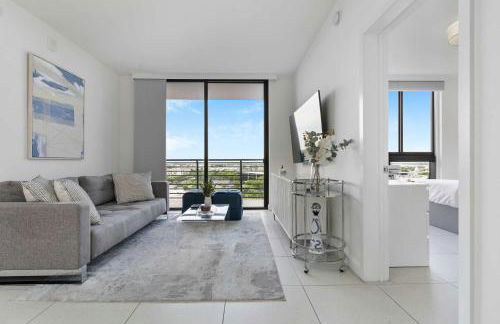 La Central- CityPlace Doral and across from a Park - Foto 1