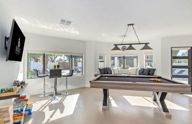 5BR Resort-style Oasis 2 Primary s Cabana Gameroom - Photo 18