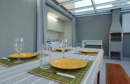 Cobertura Duplex no Campeche Florianópolis, 2 quartos com ar-condicionado, 3 banheiros, WiFi 1Gb, Cozinha completa, Estacionamento, Amplo terraço coberto com churrasqueira - Foto 21