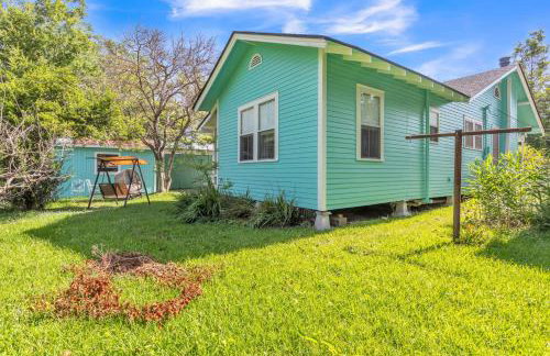Retro Revival with Modern Comfort - A Mid-Century Gem in Gonzales LA - Foto 11