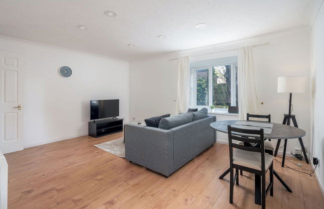 Spacious 1 Bedroom Apartment w/ Parking in Crawley - Foto 9