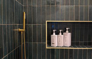 Downtown Indy, Rooftop Deck with Hot Tub, Gym, Bikes, Tesla Charger - Photo 26