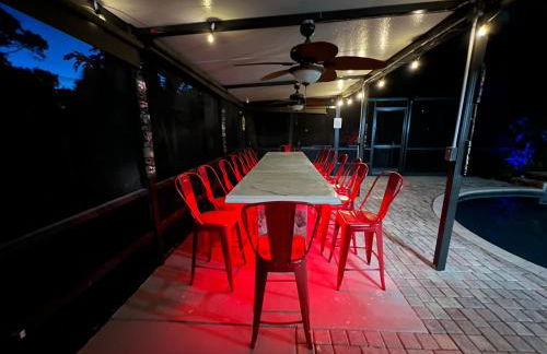 Poolside Cocoa Oasis w/ Tiki Bar! - Foto 50