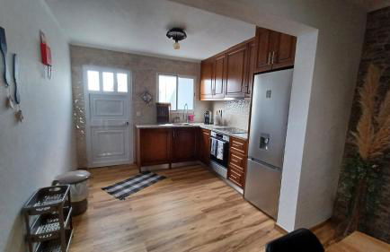 Stone House - Photo 8