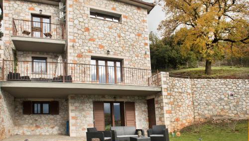 Τα πέτρινα στο Σκεπαστό - Foto 2