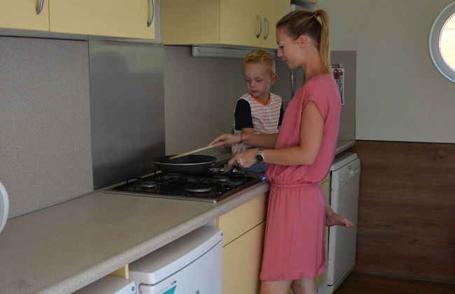 Bungalow in 's-gravenzande With Nautical Charm - Photo 5