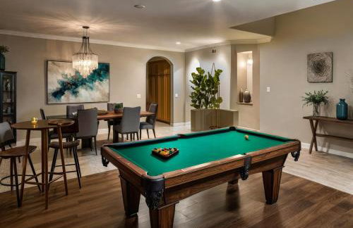 Spacious Disney Retreat with Pool Table Fire Pit - Foto 8
