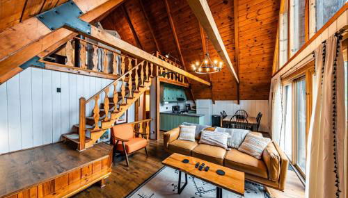 Nine Sides Lodge- Cozy A-Frame makes base camp for ADK Adventures - Foto 1