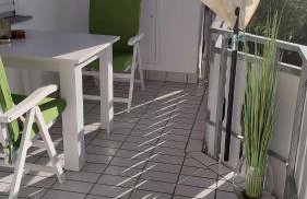 Helle schöne Dachgeschosswohnung mit Balkon - Foto 1